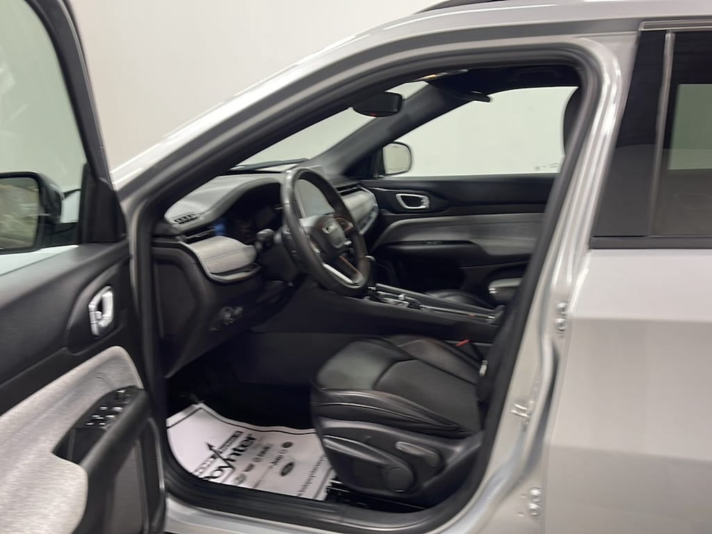 Used 2024 Jeep Compass Latitude SUV