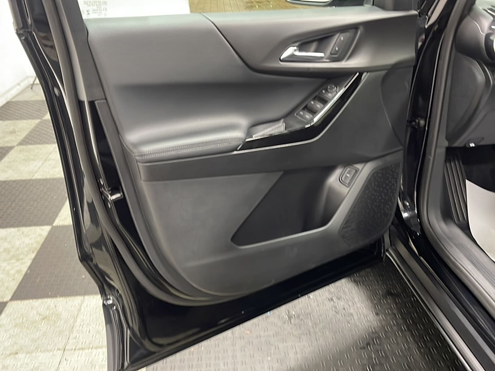 2027 Chevrolet Equinox LT - Photo 13