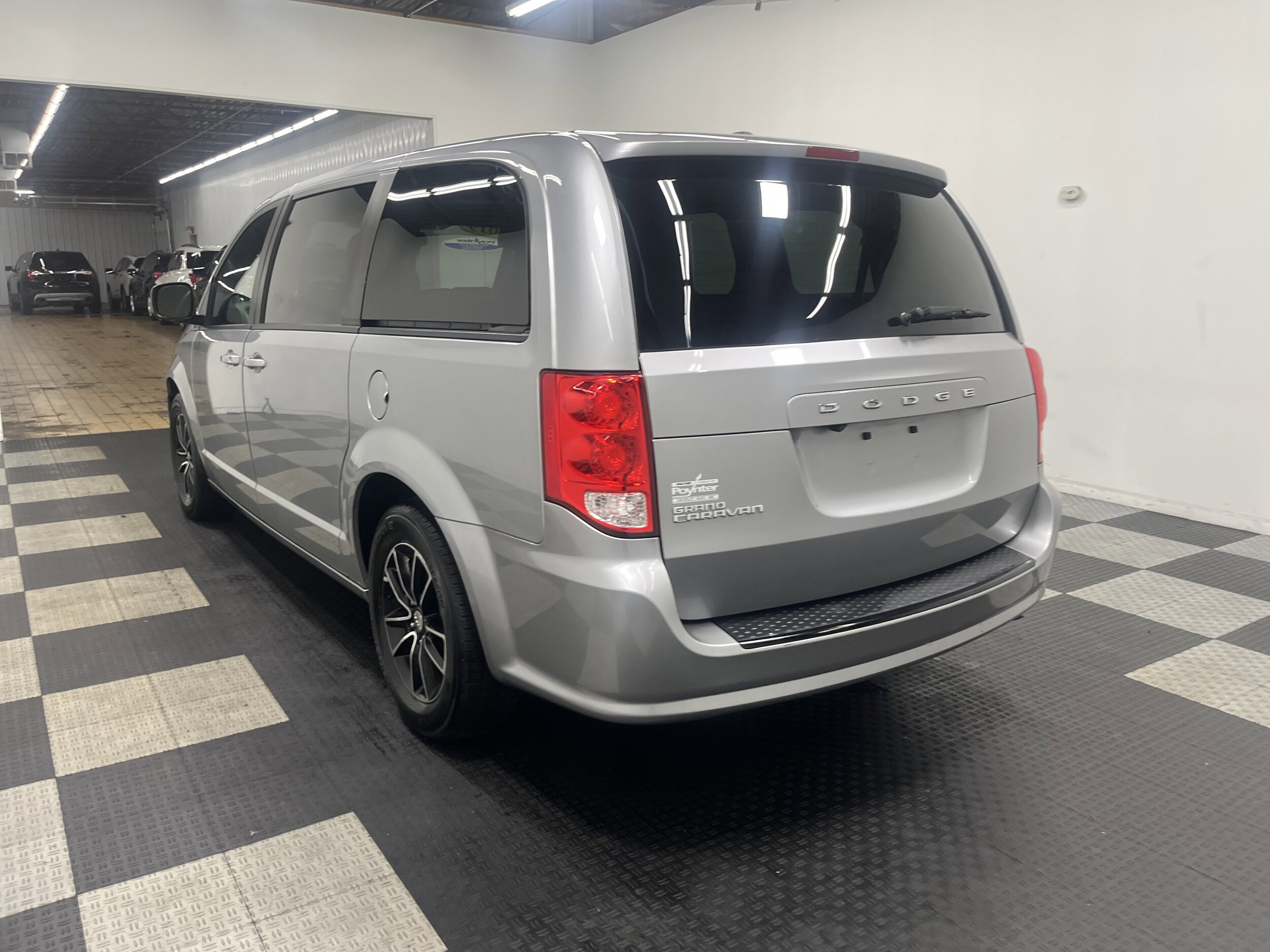2019 Dodge Grand Caravan SE Plus photo 2
