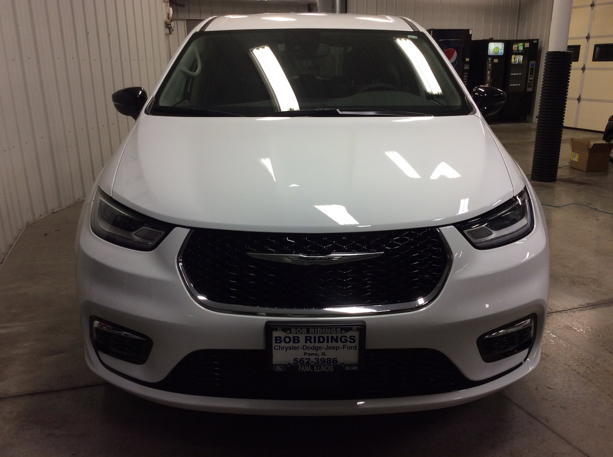 2024 Chrysler Pacifica Touring L - Photo 9