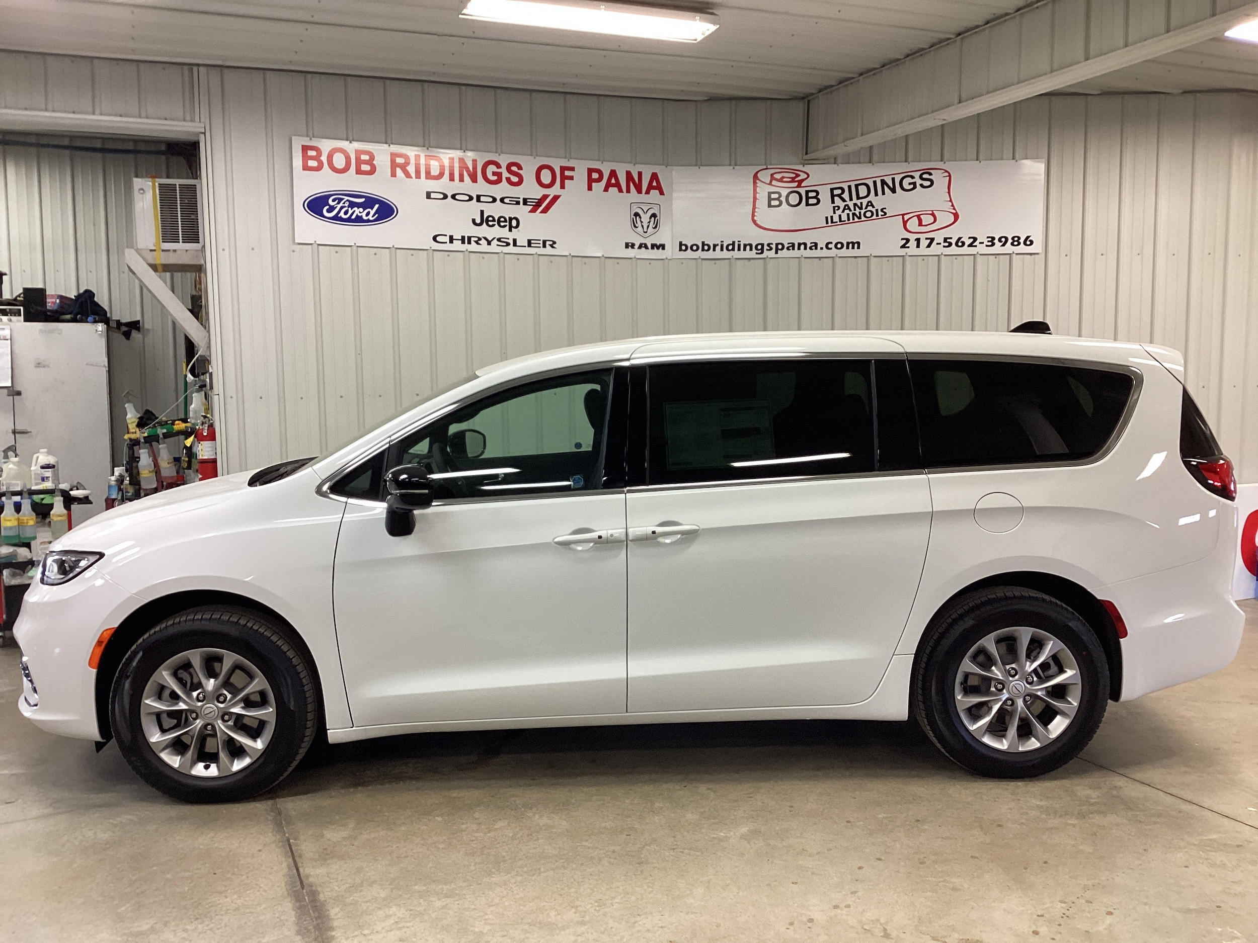 Vehicle Image 2