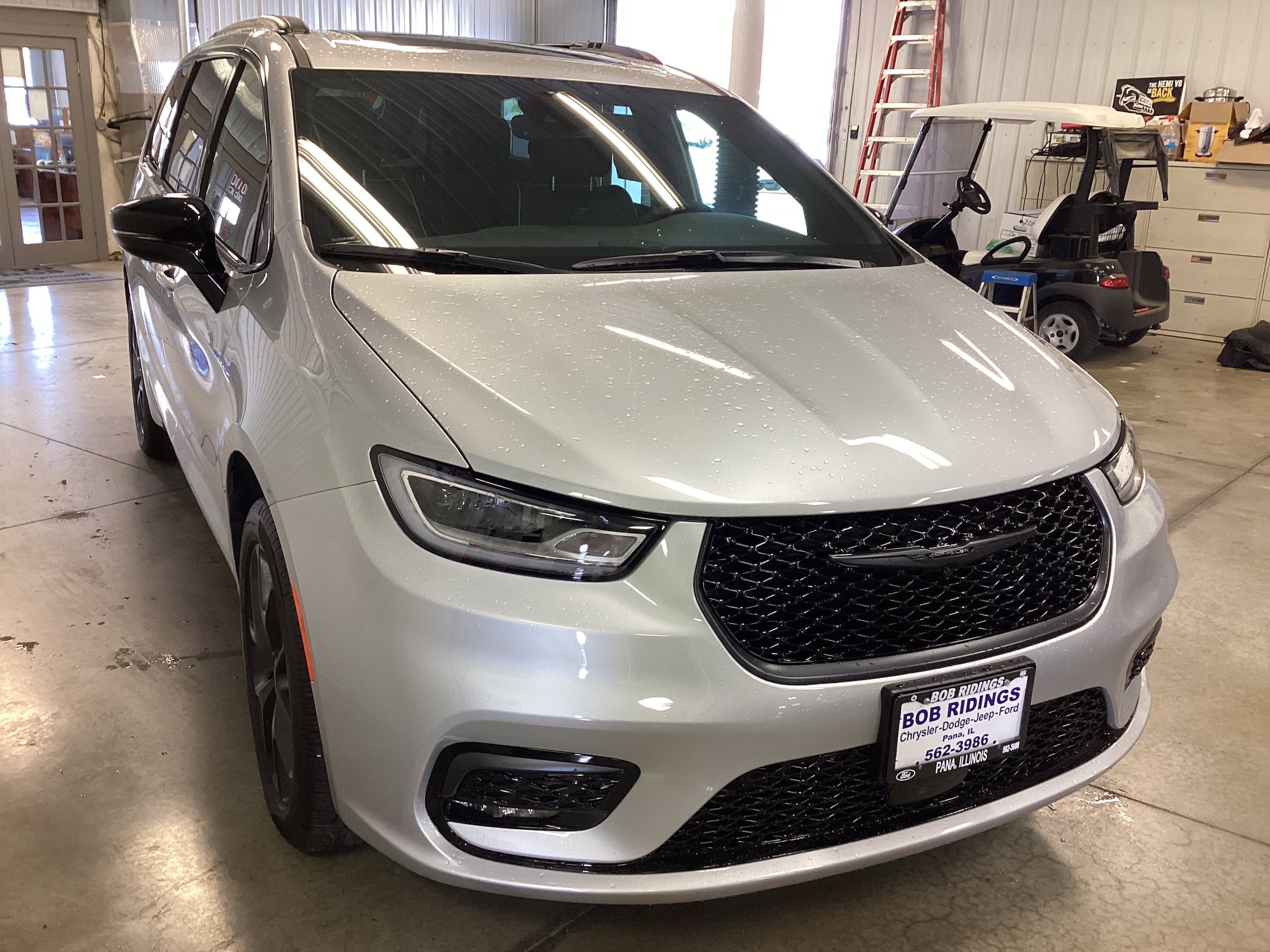 2026 Chrysler Pacifica Limited - Photo 8