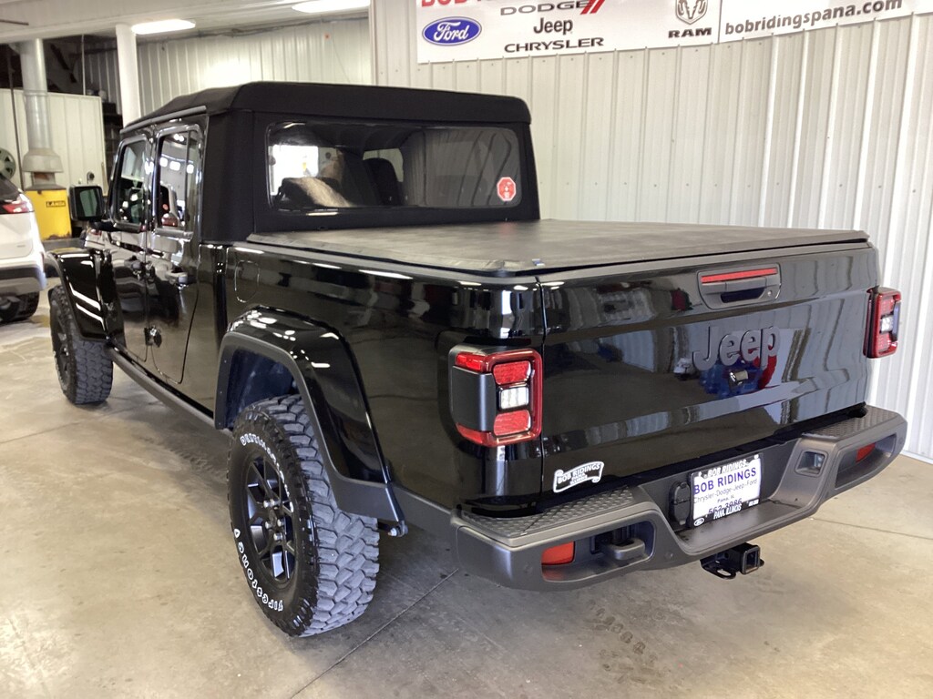 Used 2024 Jeep Gladiator Willys Truck Crew Cab