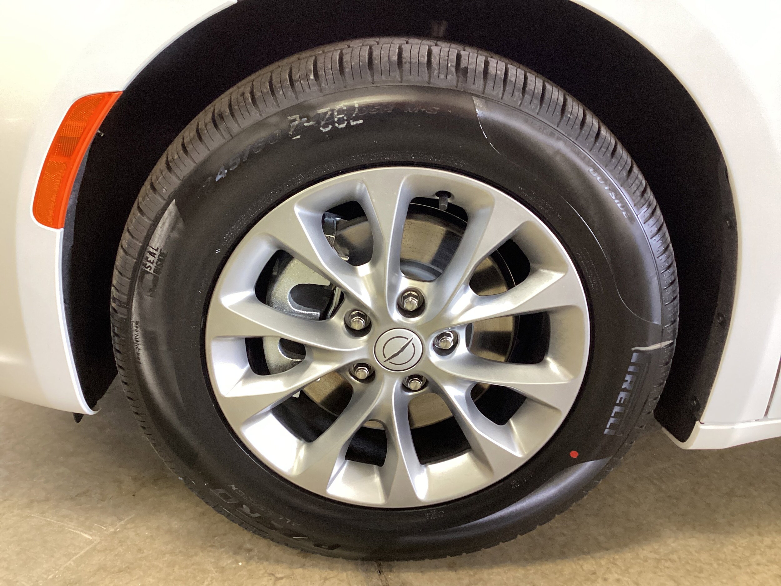 2026 Chrysler Pacifica Limited - Photo 10
