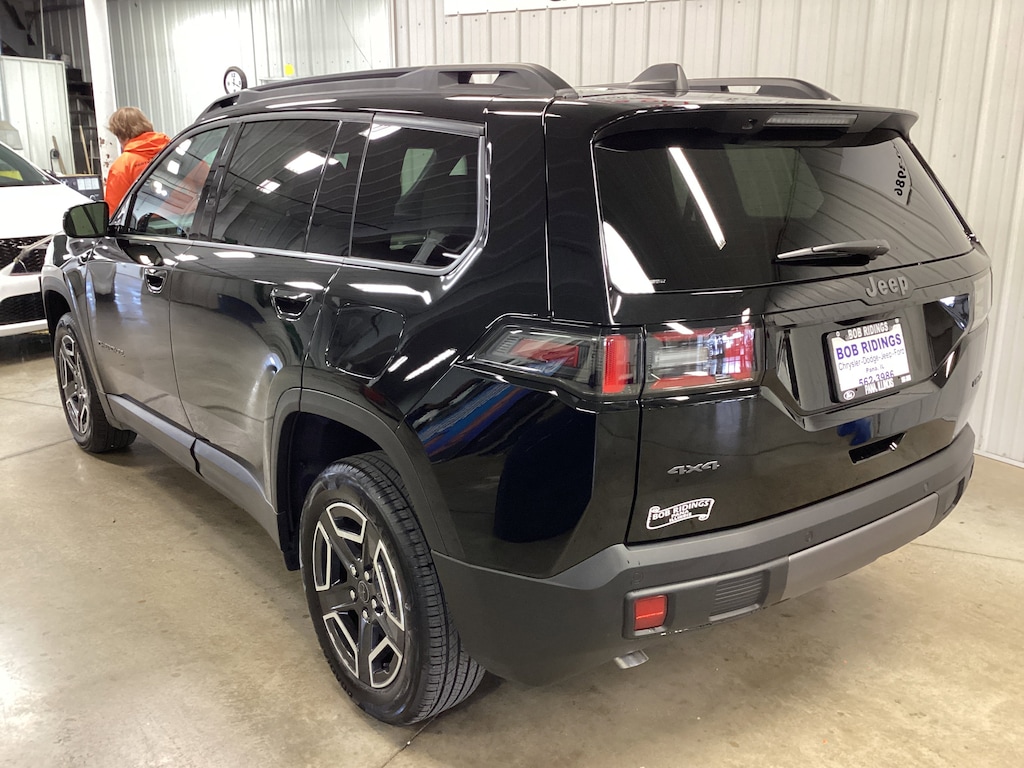 New 2026 Jeep Cherokee Laredo Sport Utility