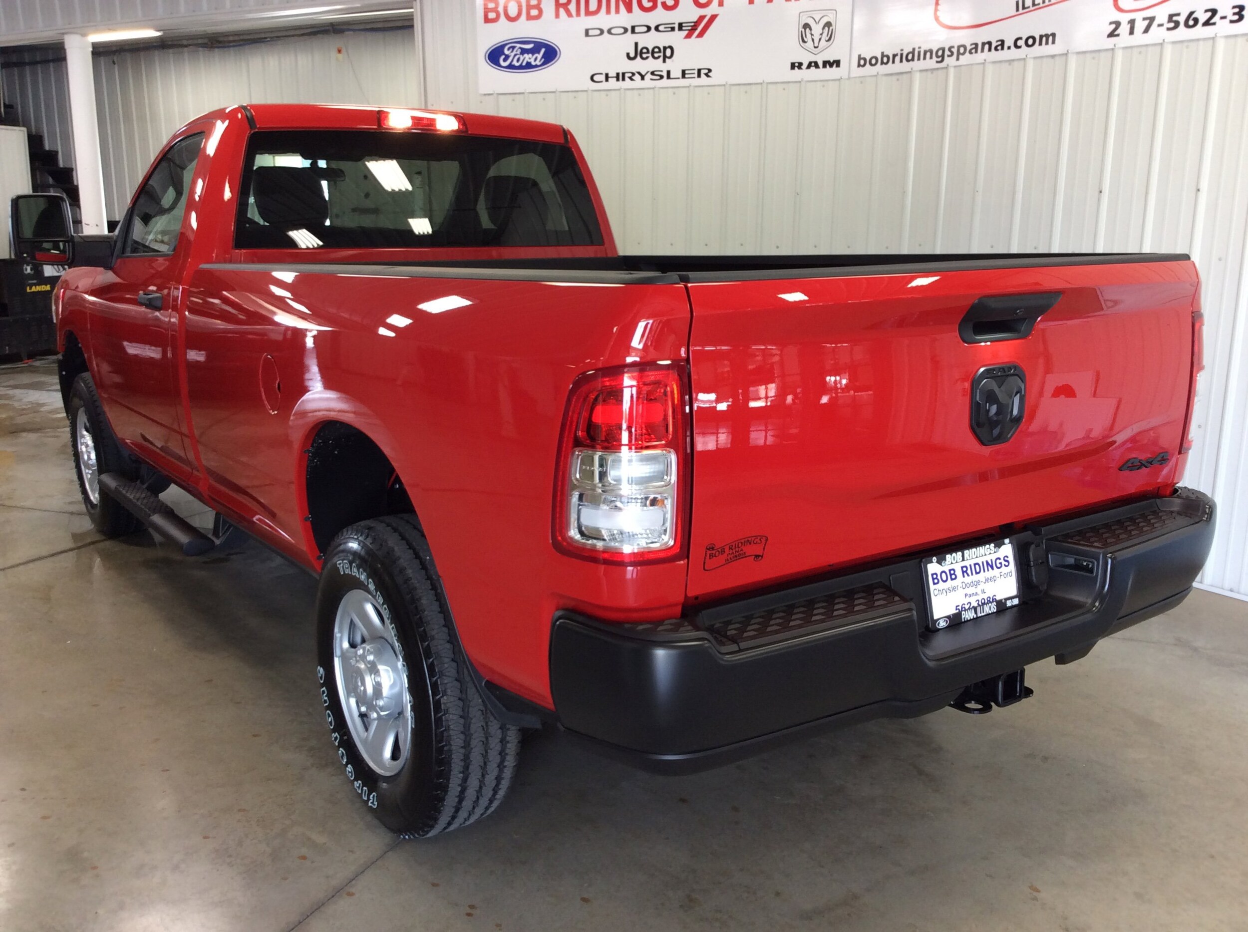 2023 Ram 2500 Tradesman photo 3