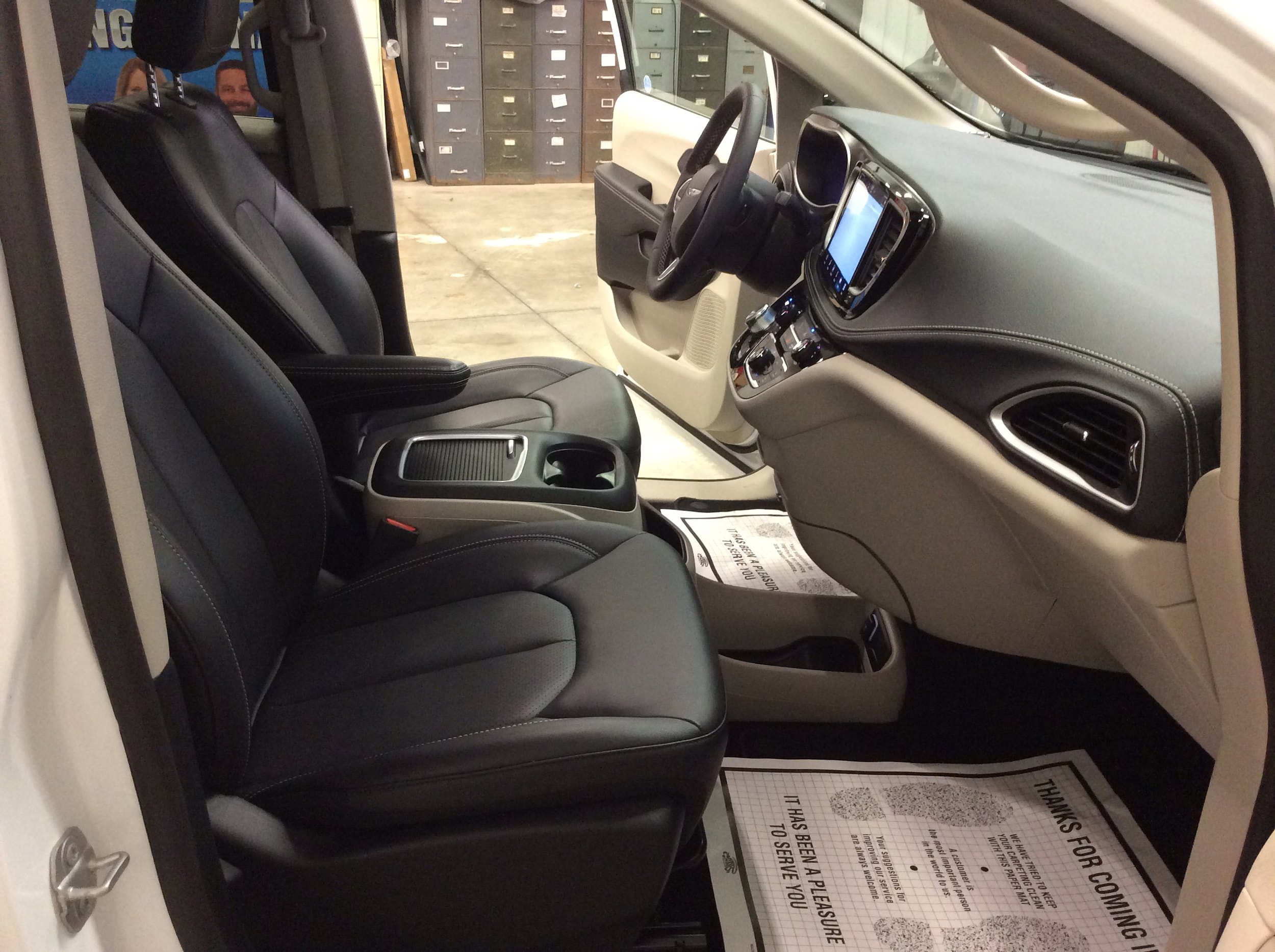 2024 Chrysler Pacifica Touring L - Photo 37
