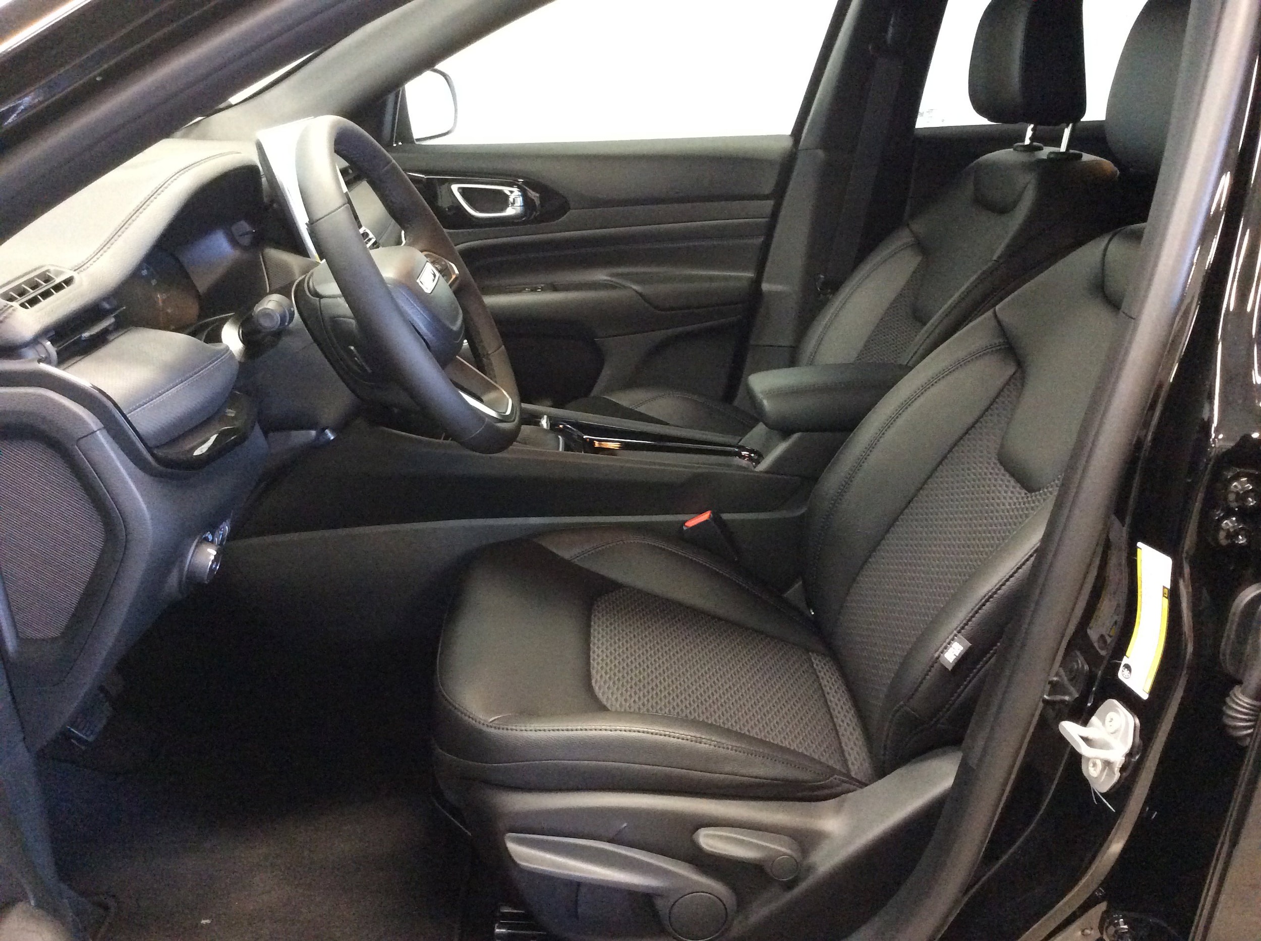 2026 Jeep Compass Altitude - Photo 13