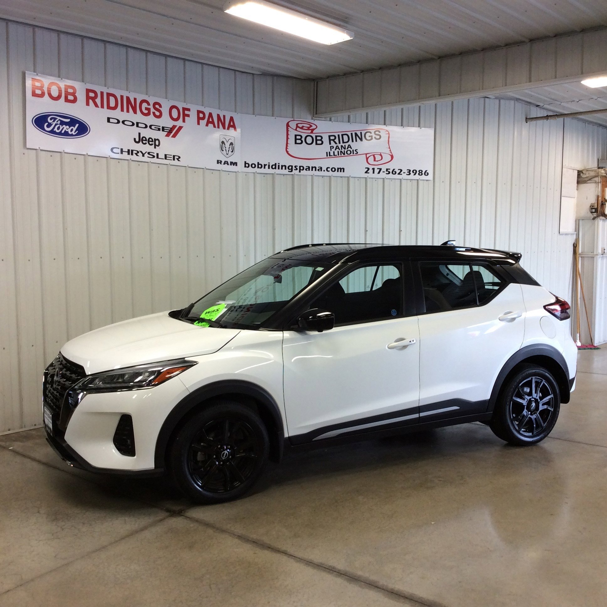 2024 Nissan Kicks SR