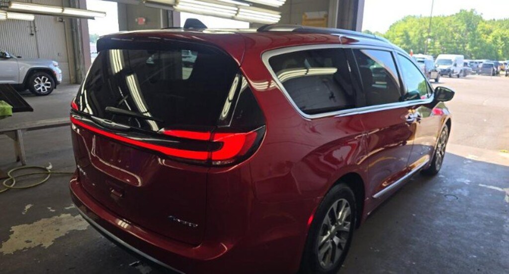 Used 2025 Chrysler Pacifica Plug-In Hybrid Hybrid Pinnacle Van Passenger Van