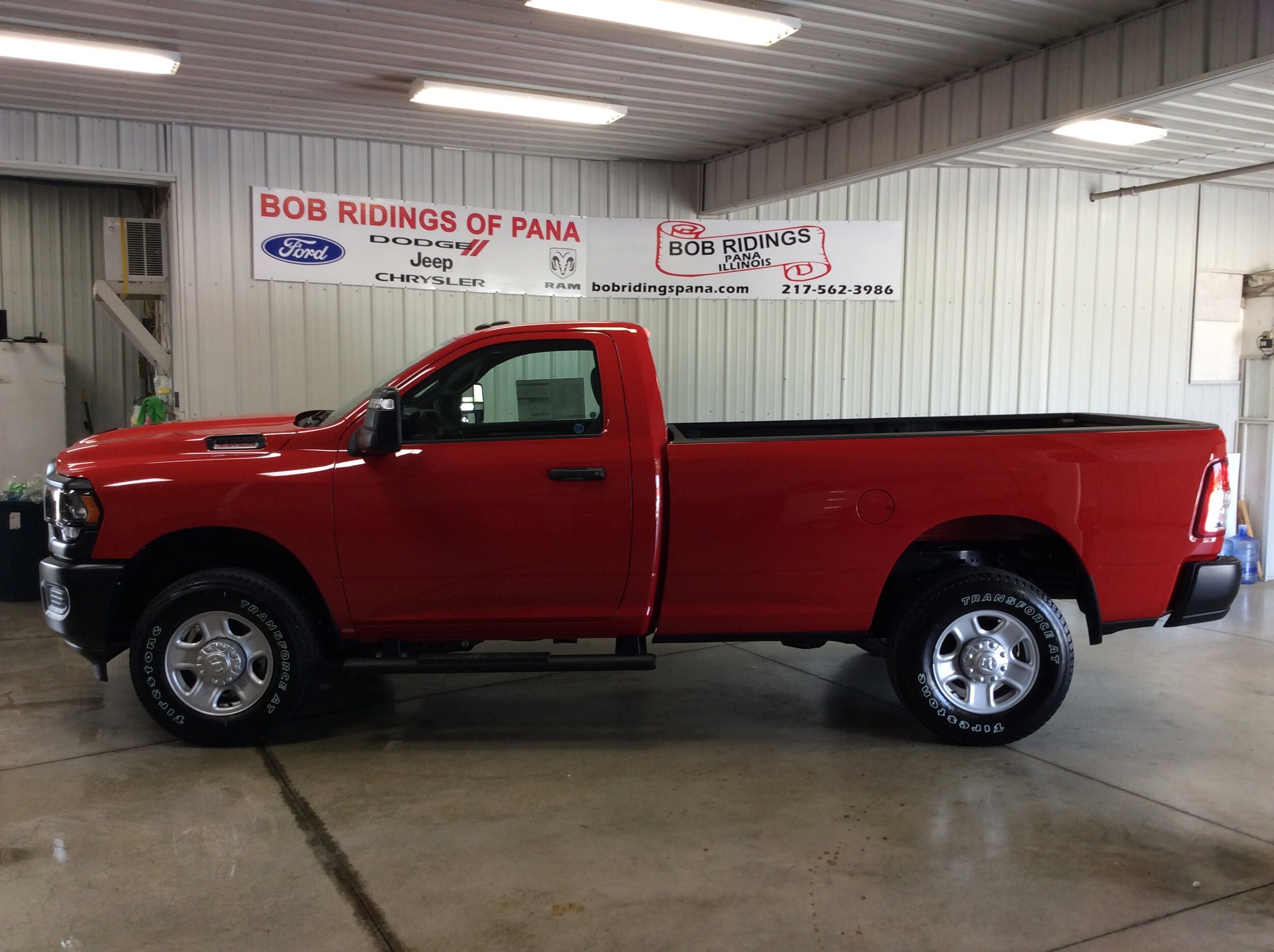 2023 Ram 2500 Tradesman photo 2