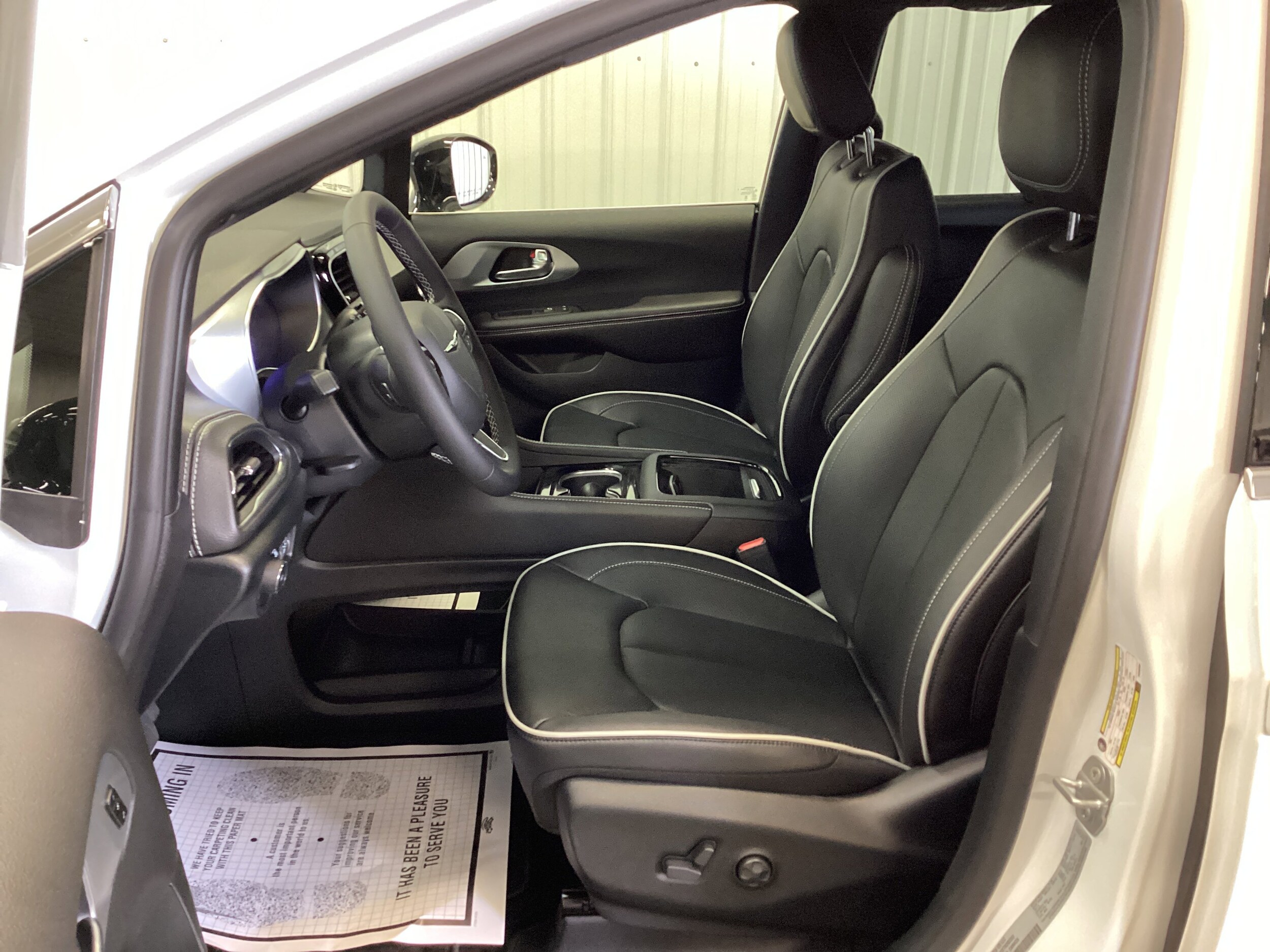2026 Chrysler Pacifica Limited - Photo 14