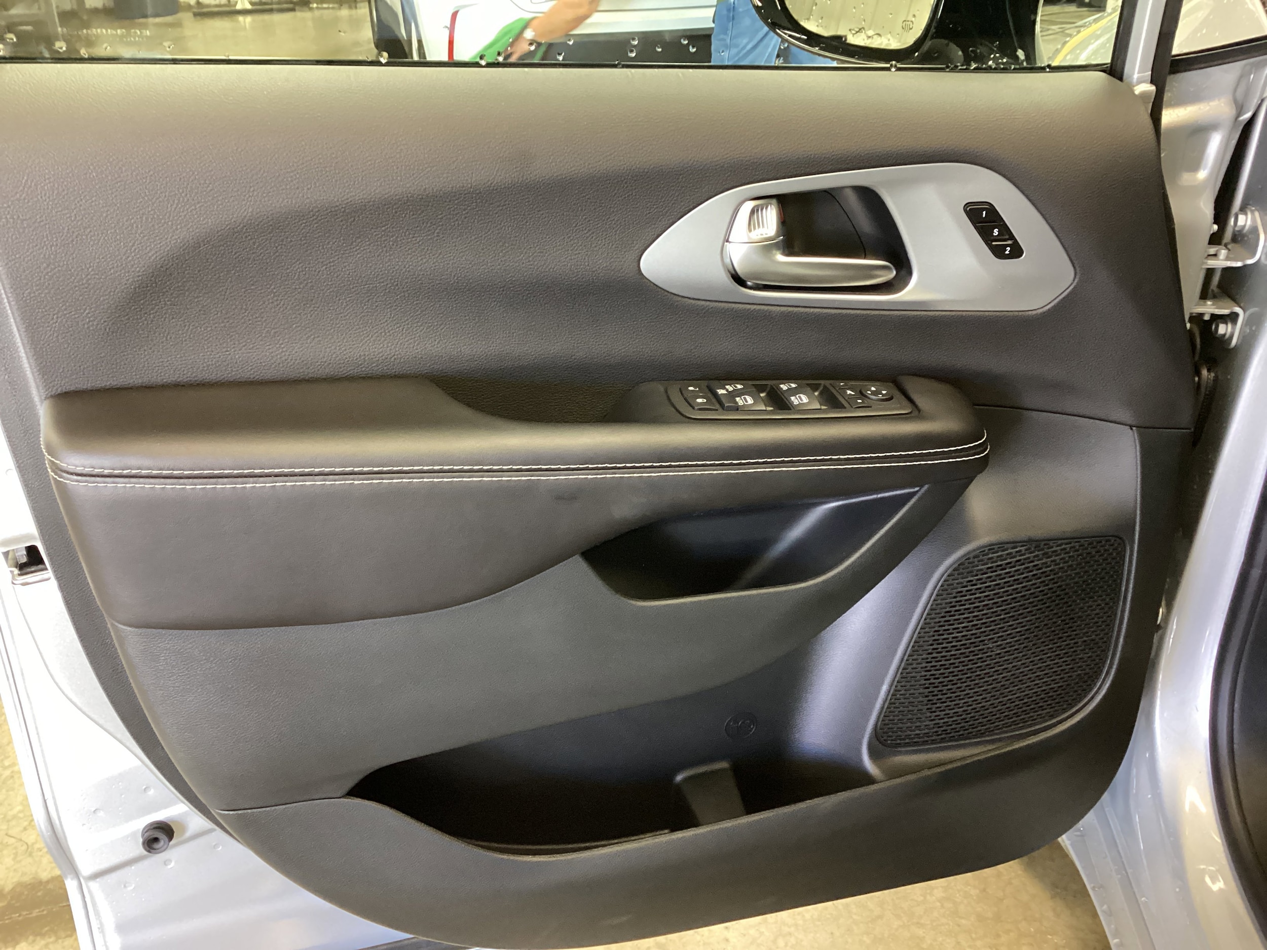 2026 Chrysler Pacifica Limited - Photo 12