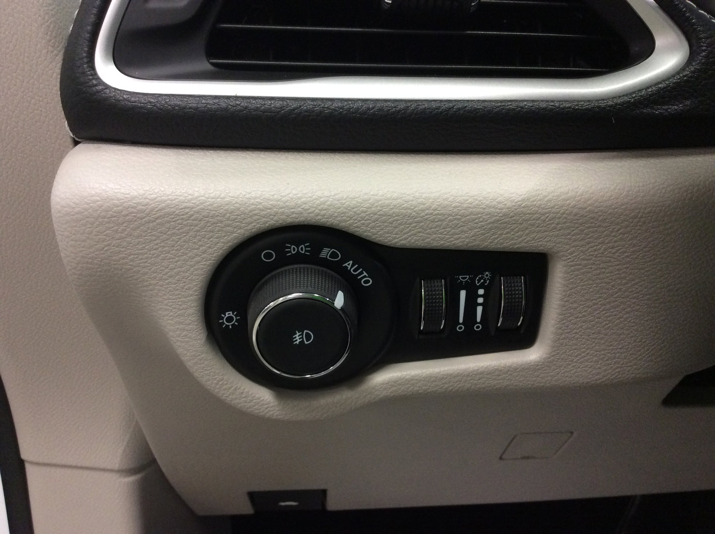 2024 Chrysler Pacifica Touring L - Photo 21