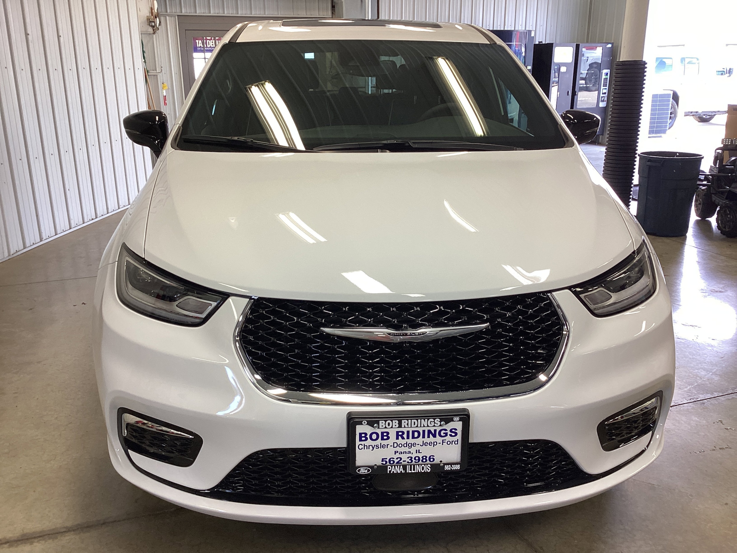 2026 Chrysler Pacifica Limited - Photo 9