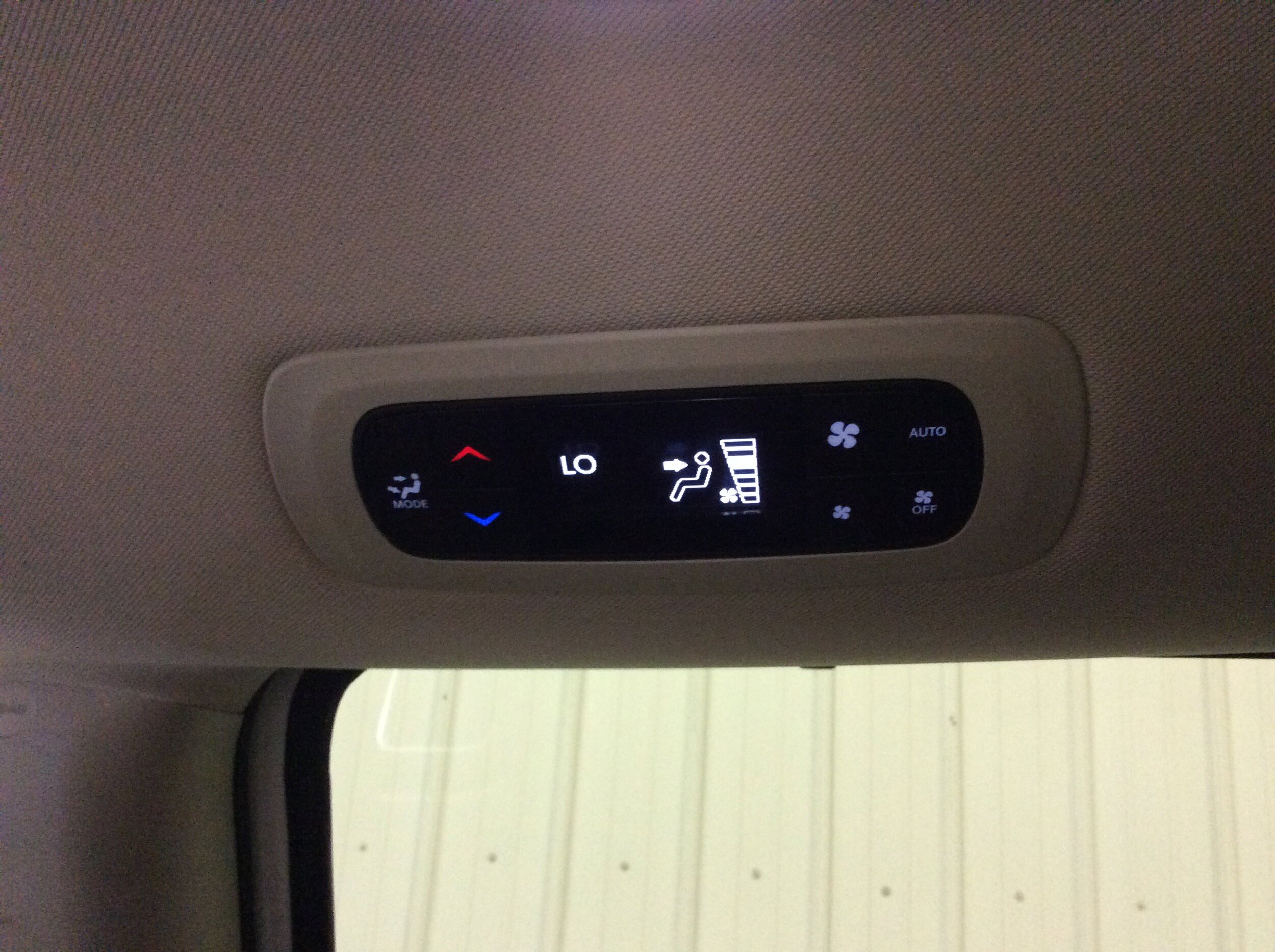 2024 Chrysler Pacifica Touring L - Photo 35