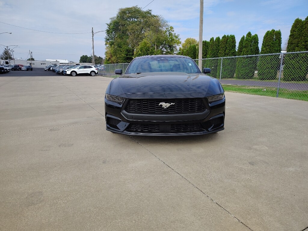 2025 Ford Mustang EcoBoost Premium photo 3