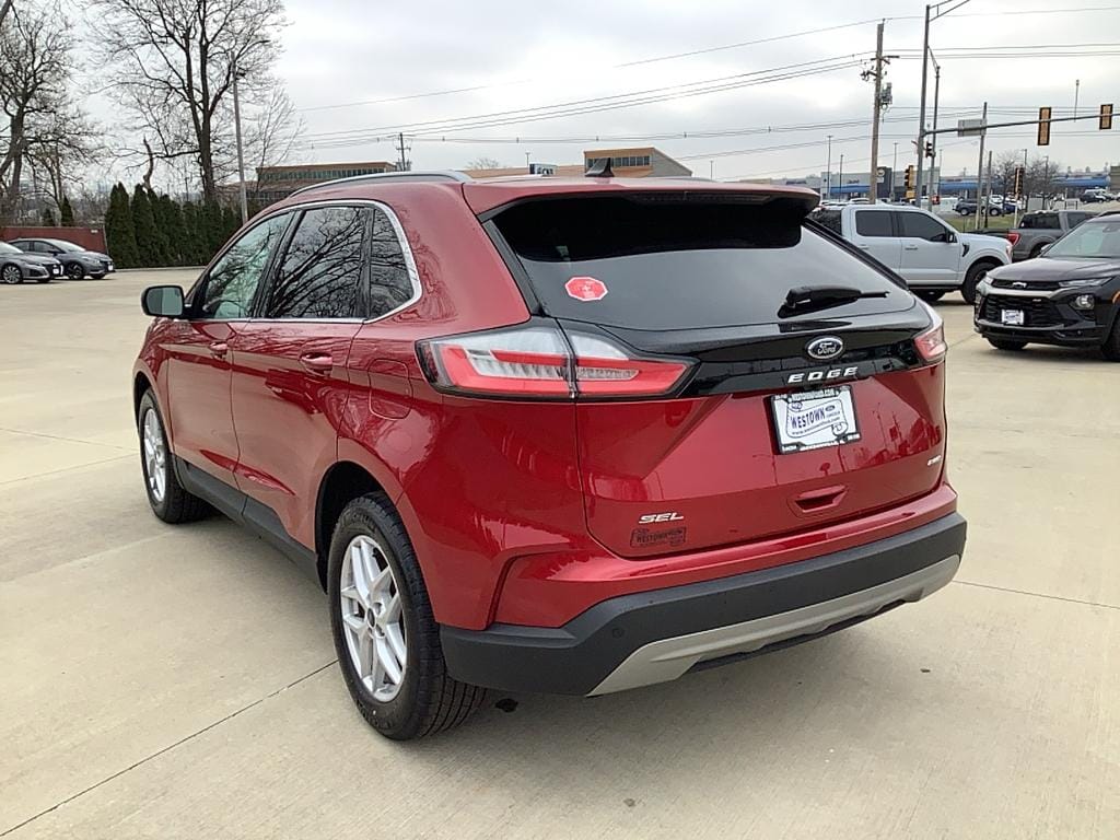 2021 Ford Edge SEL photo 4