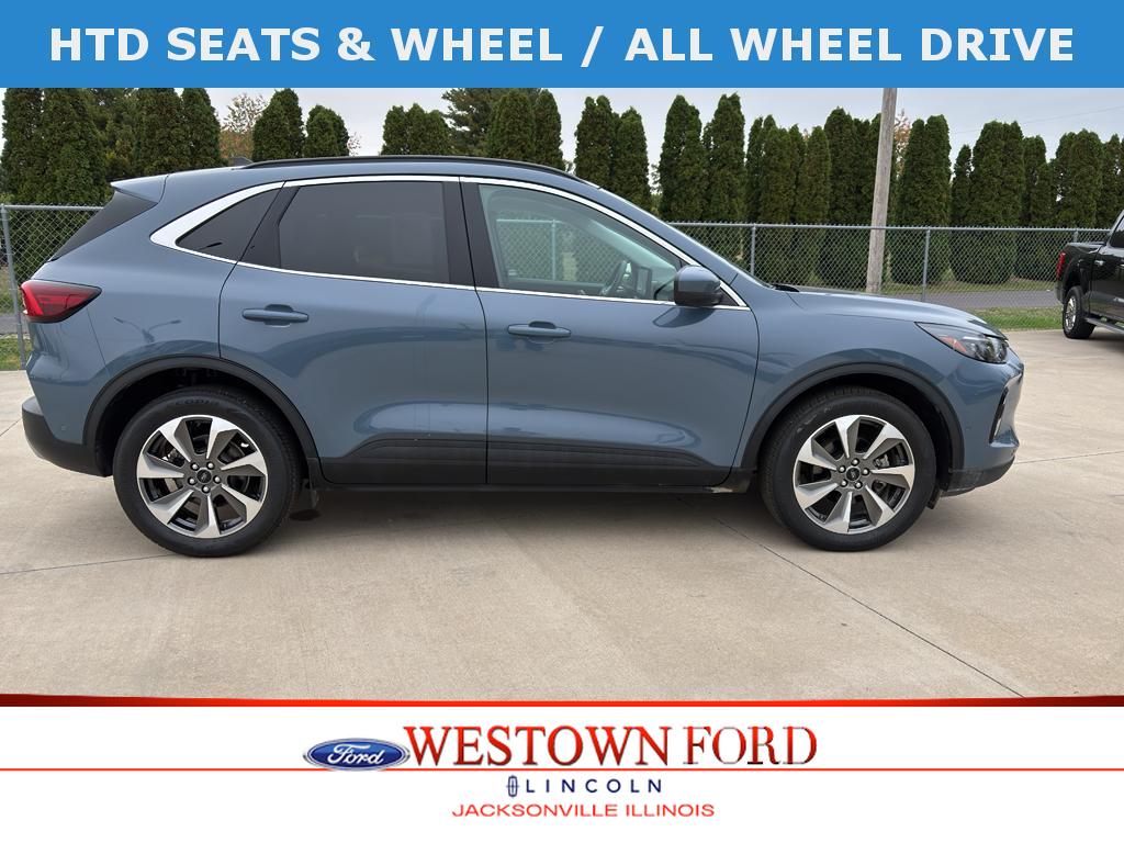 2023 Ford Escape Platinum's photo