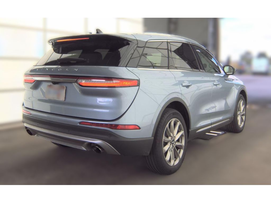2022 Lincoln Corsair Standard photo 2
