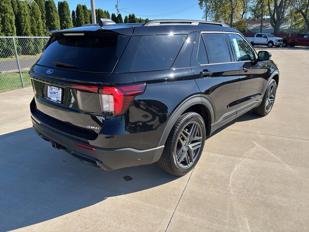2026 Ford Explorer ST-Line photo 3