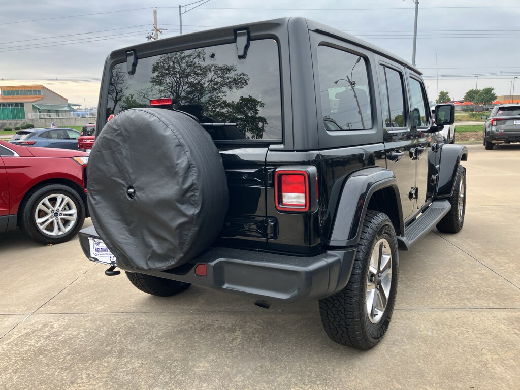 2019 Jeep Wrangler Unlimited Sahara photo 3