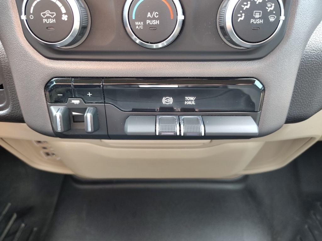 2021 RAM Ram 3500 Pickup Big Horn - Photo 17