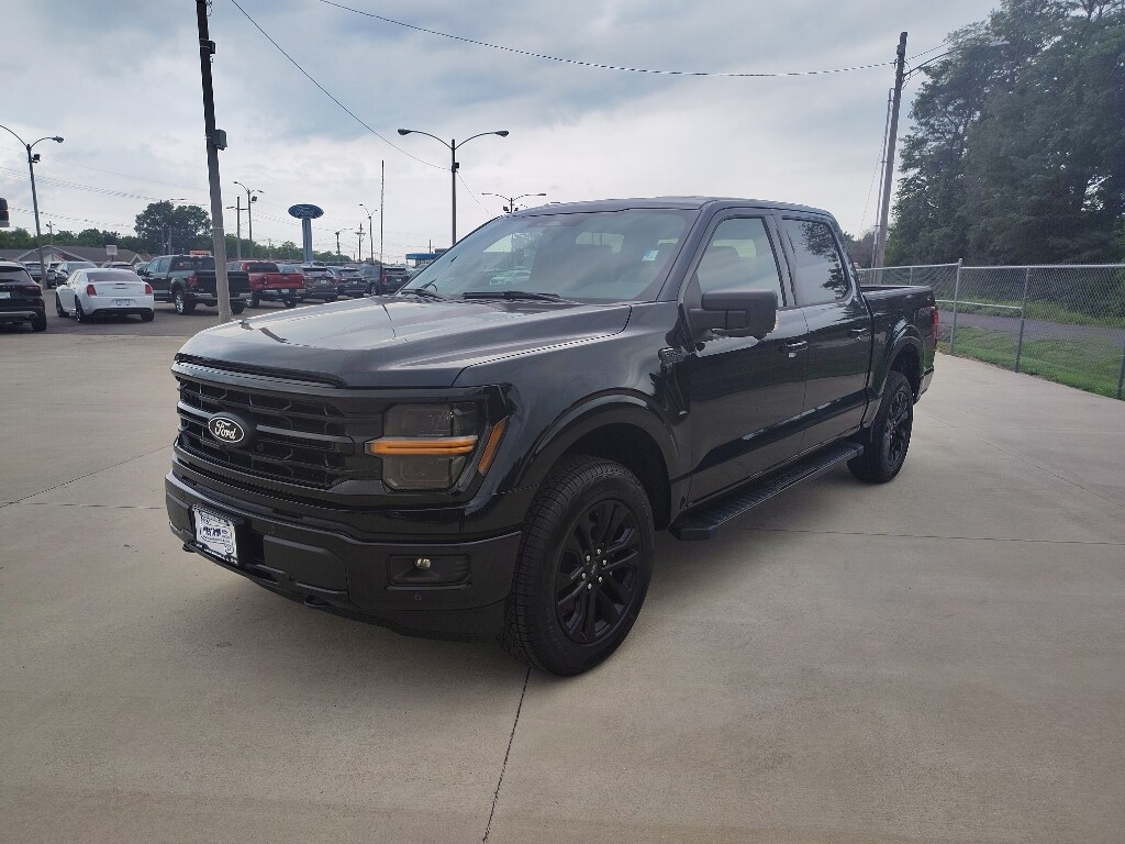 2025 Ford F-150 XLT photo 3