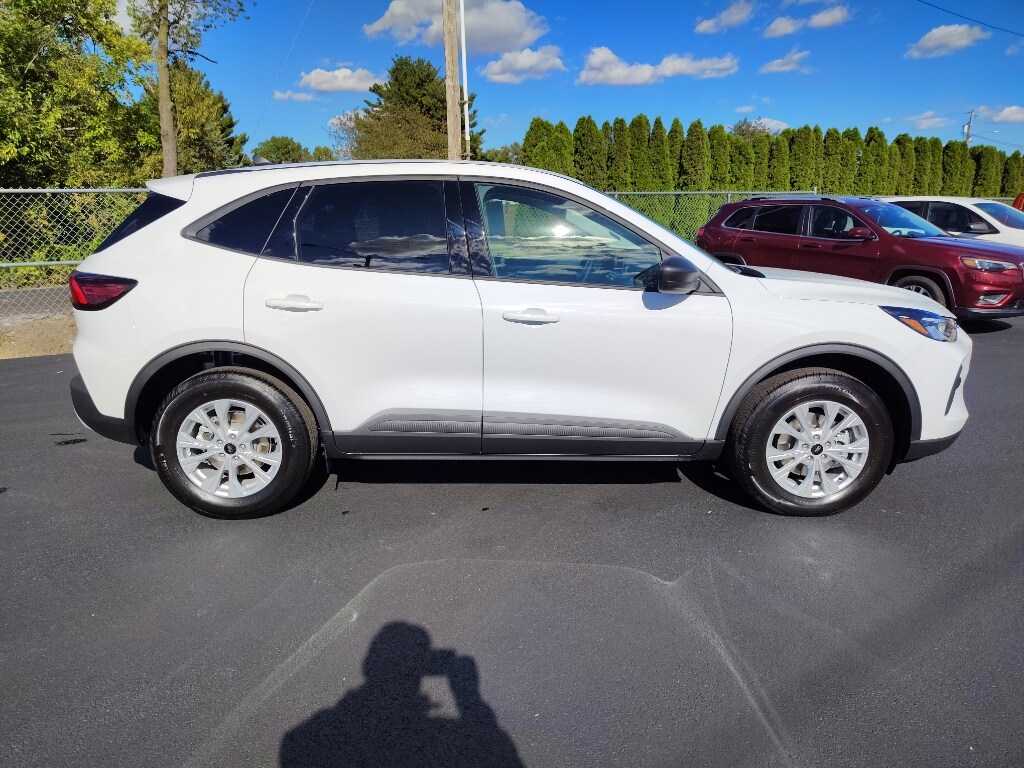 2025 Ford Escape Active photo 2