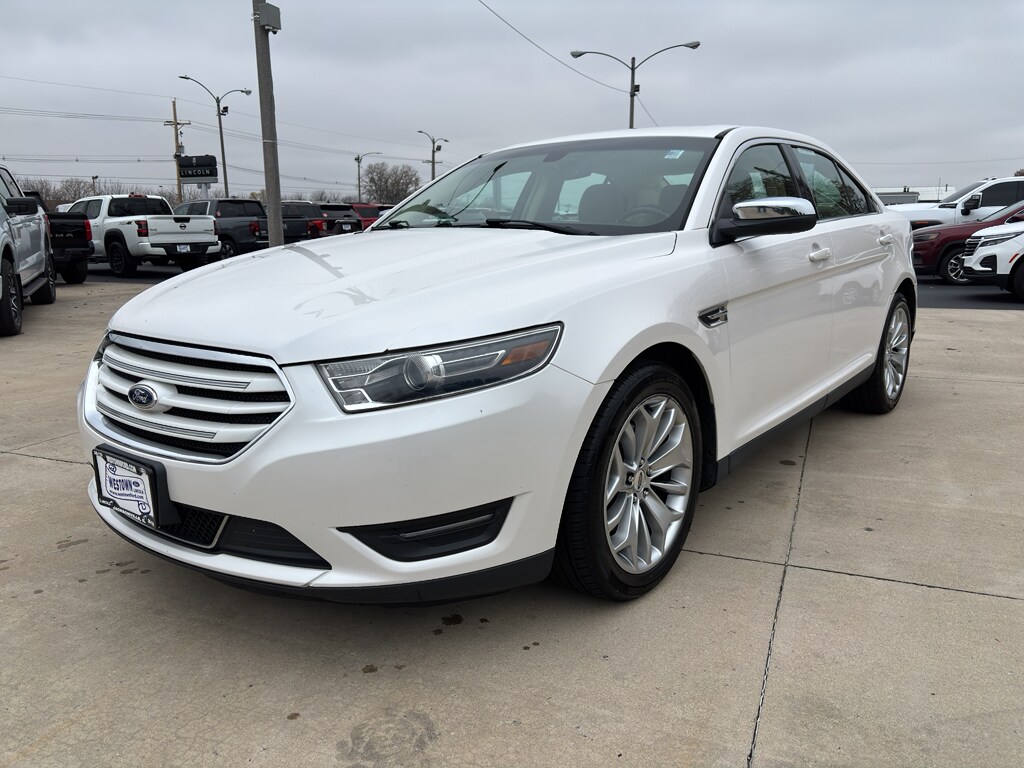 2015 Ford Taurus Limited photo 3