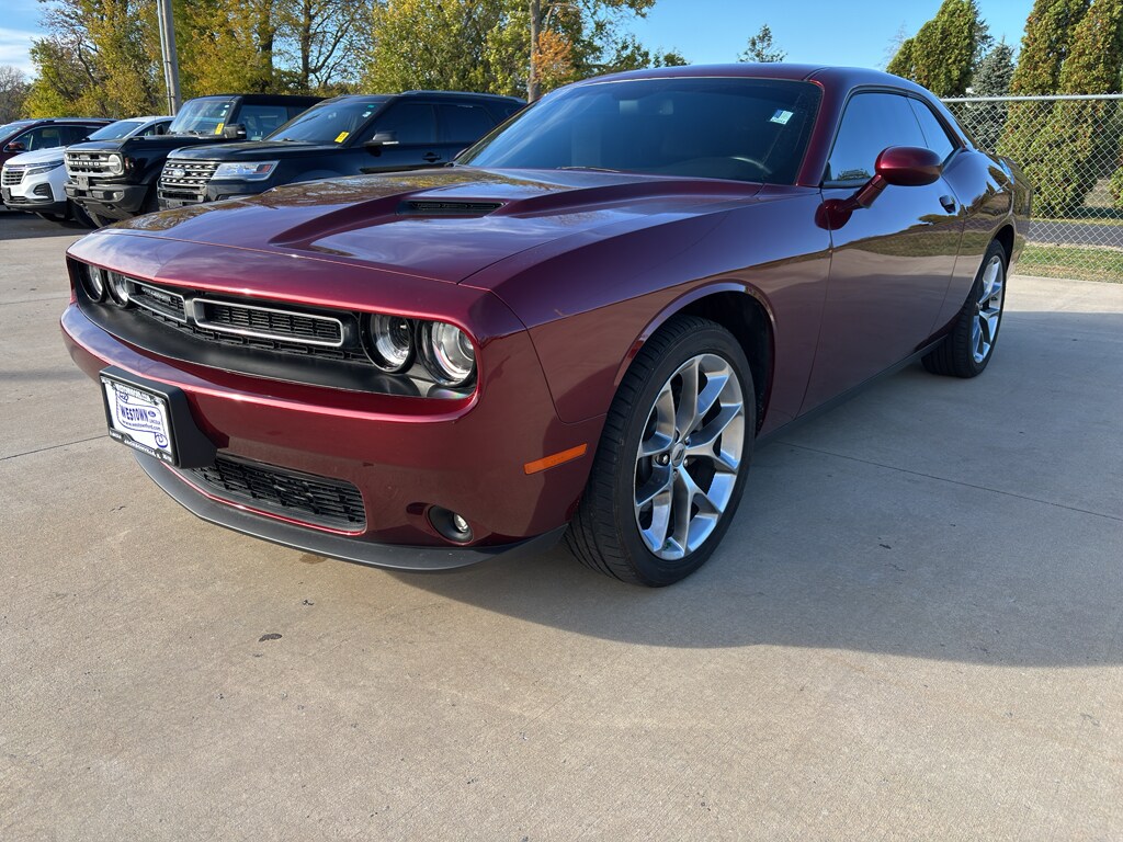 2022 Dodge Challenger SXT photo 4