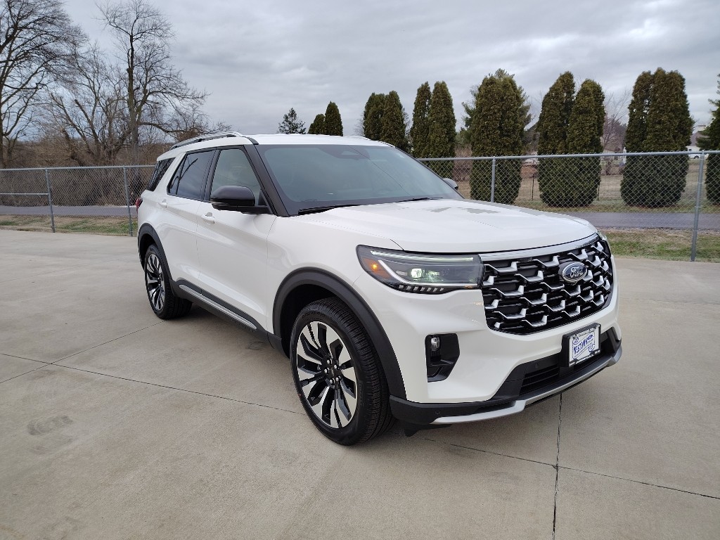 2026 Ford Explorer Platinum's photo