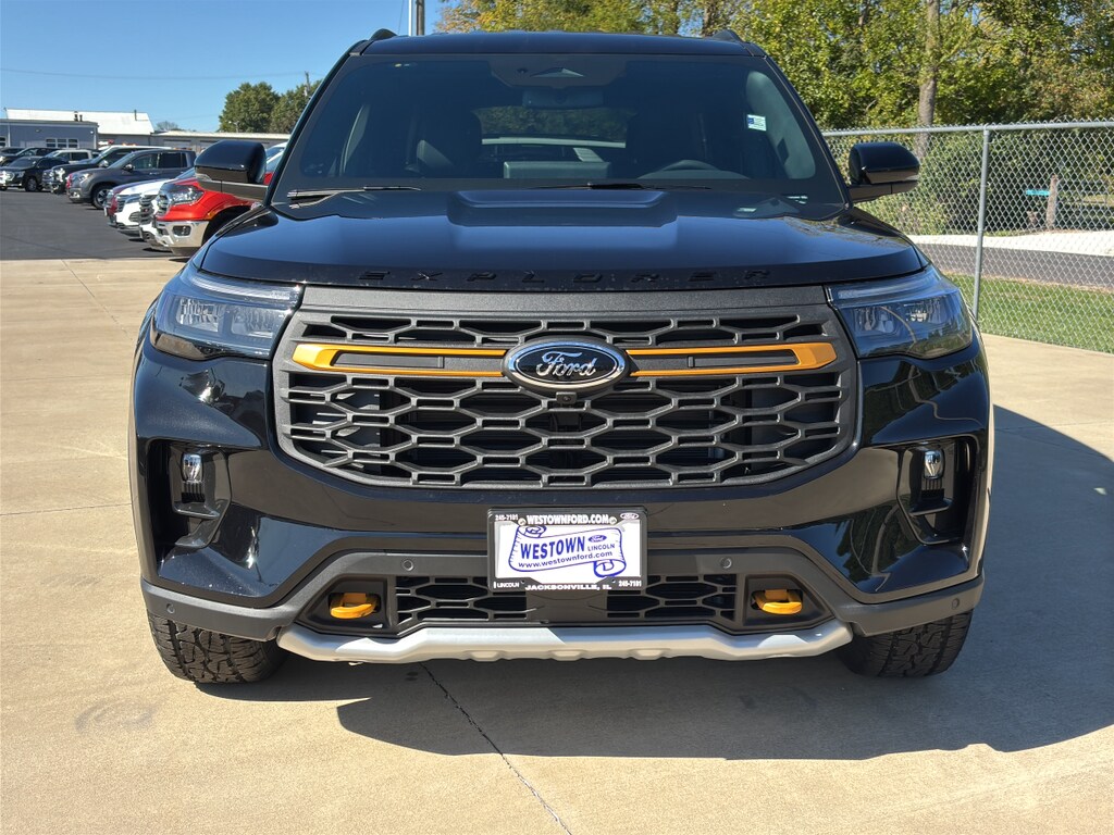 2026 Ford Explorer photo 2