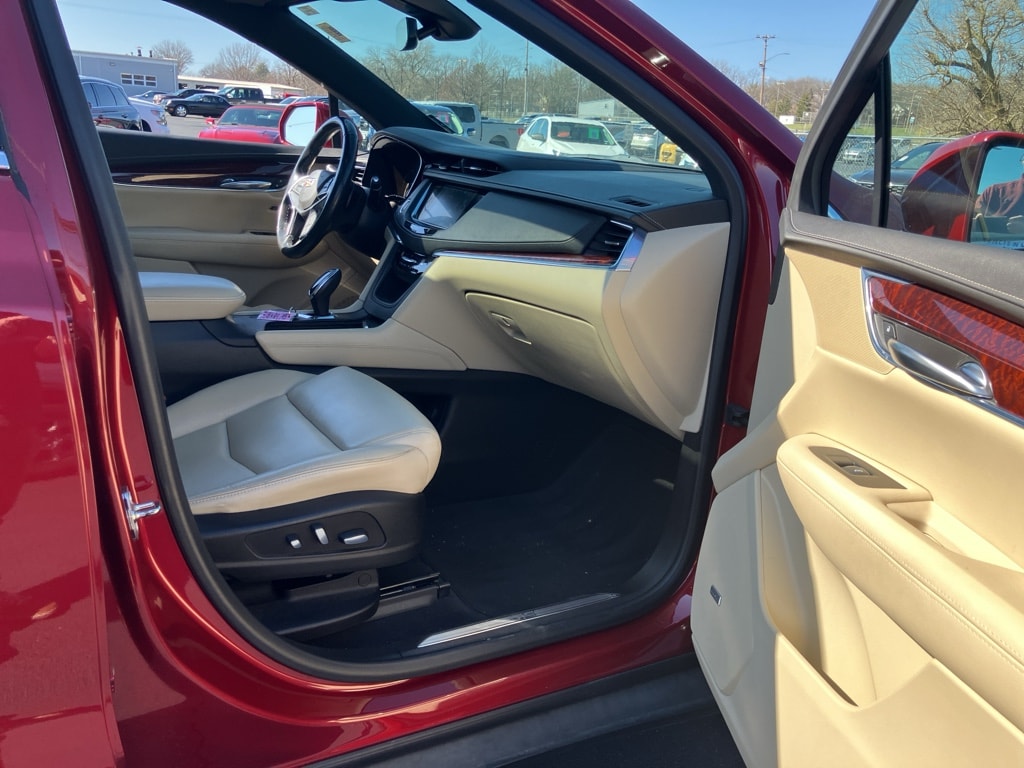 Used 2019 Cadillac XT5 Luxury FWD Sport Utility