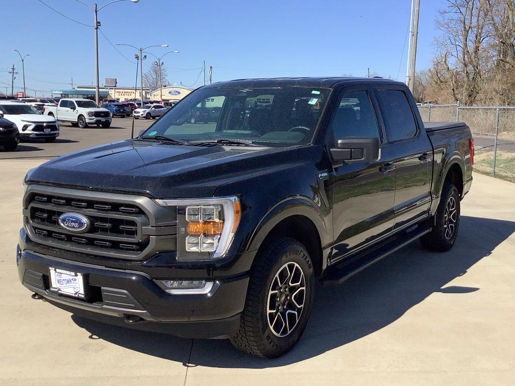 2023 Ford F-150 XLT photo 2