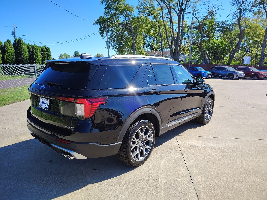 2025 Ford Explorer Platinum photo 3