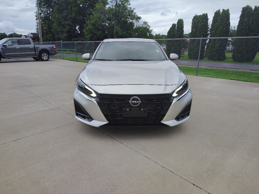 Used 2024 Nissan Altima SL with VIN 1N4BL4EW7RN306168 for sale in Jacksonville, IL