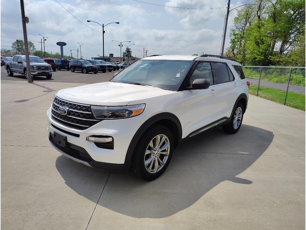 2023 Ford Explorer XLT photo 3