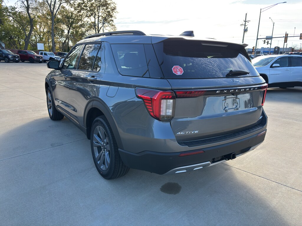 2026 Ford Explorer photo 4