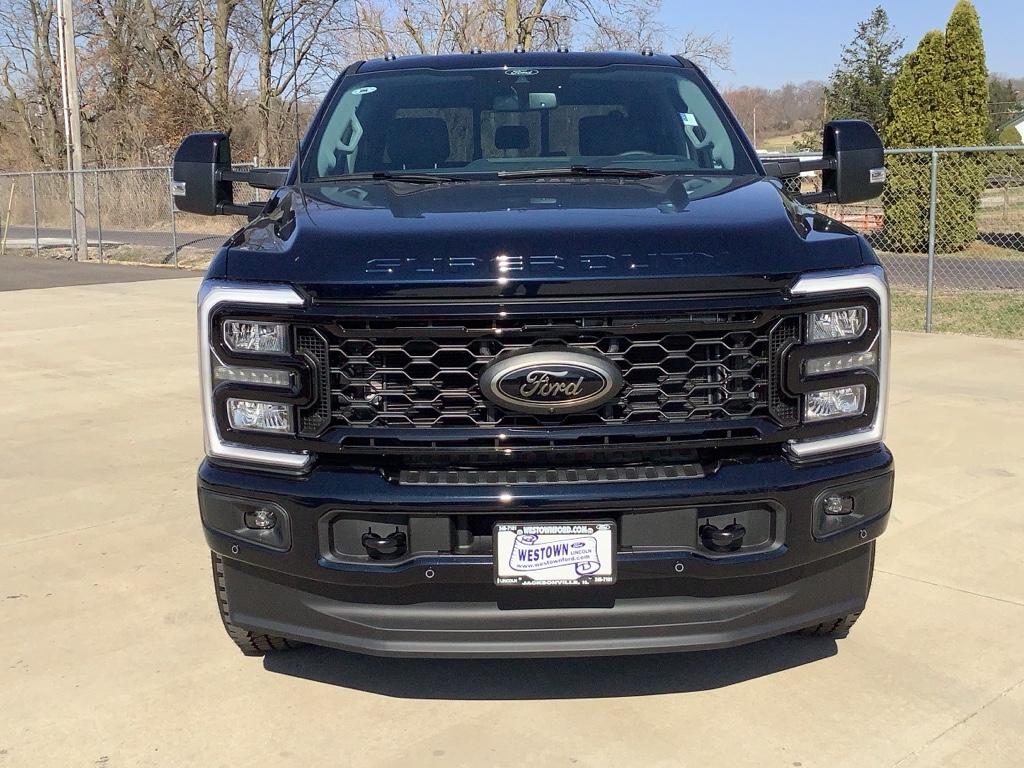 2025 Ford F-250 Lariat photo 2