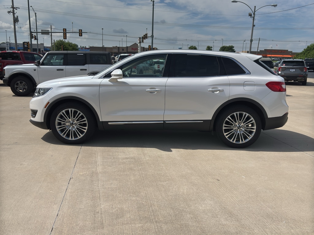 Used 2017 Lincoln MKX Reserve with VIN 2LMPJ8LR1HBL44550 for sale in Jacksonville, IL
