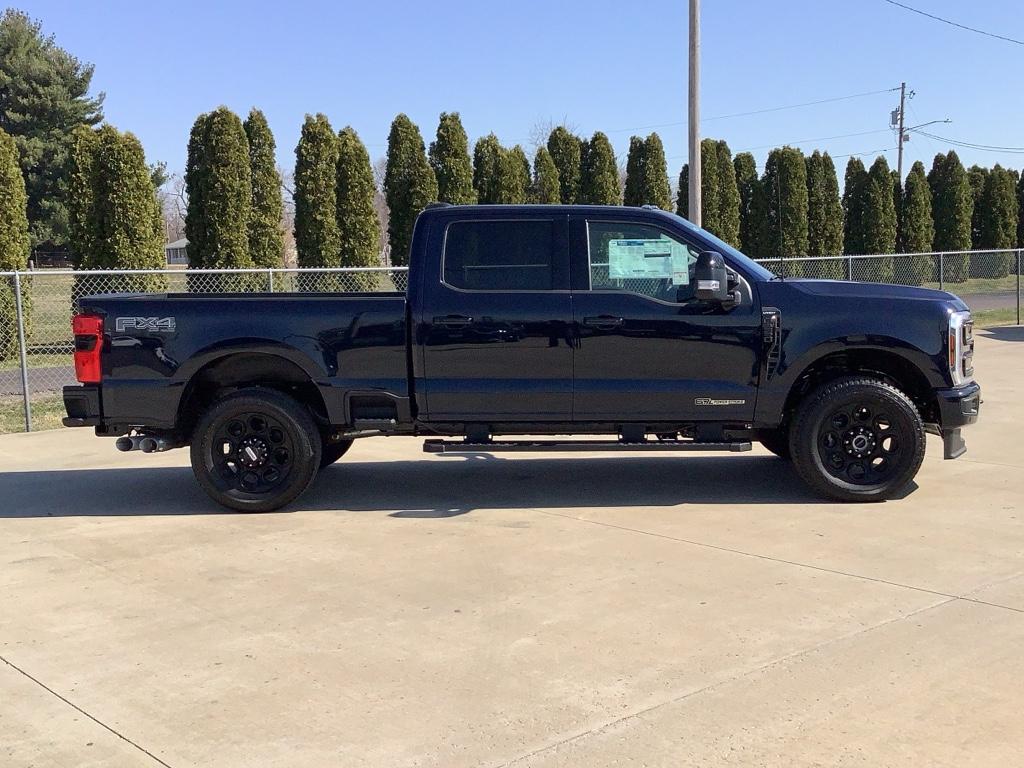 2025 Ford F-250 Lariat photo 4