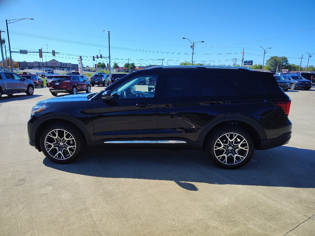 2025 Ford Explorer Platinum photo 2