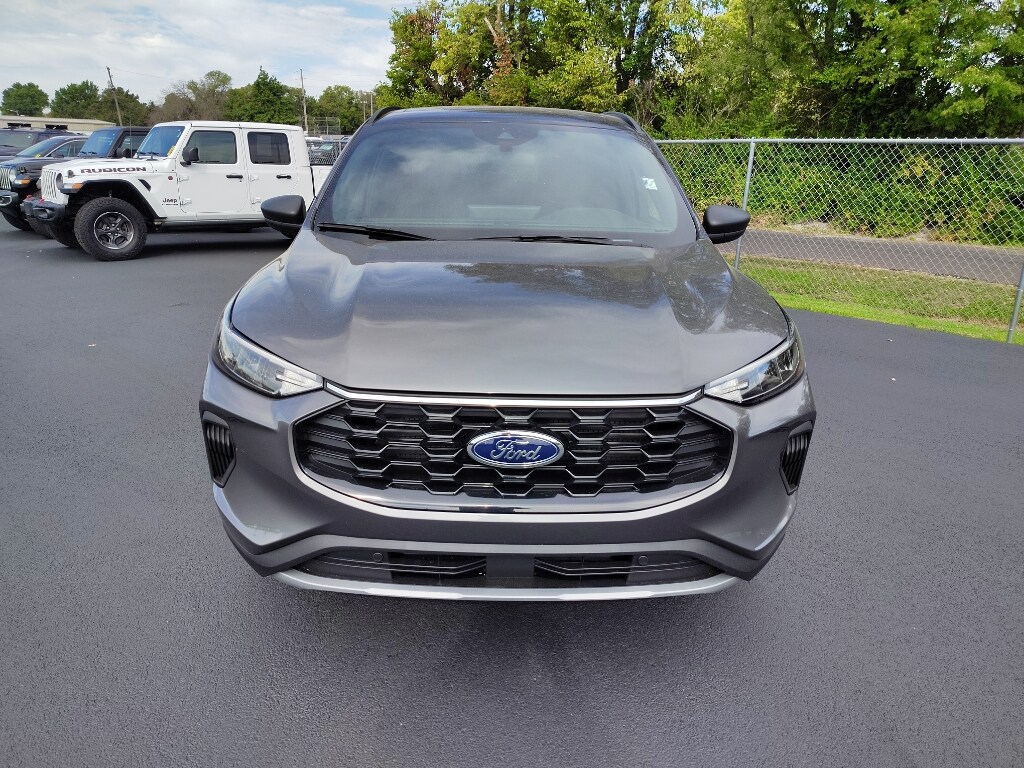 2026 Ford Escape ST-Line photo 2