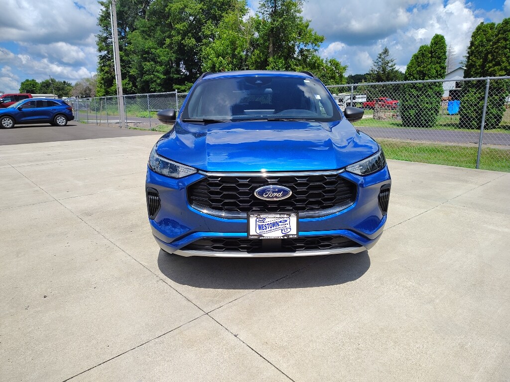 2023 Ford Escape ST-Line photo 2