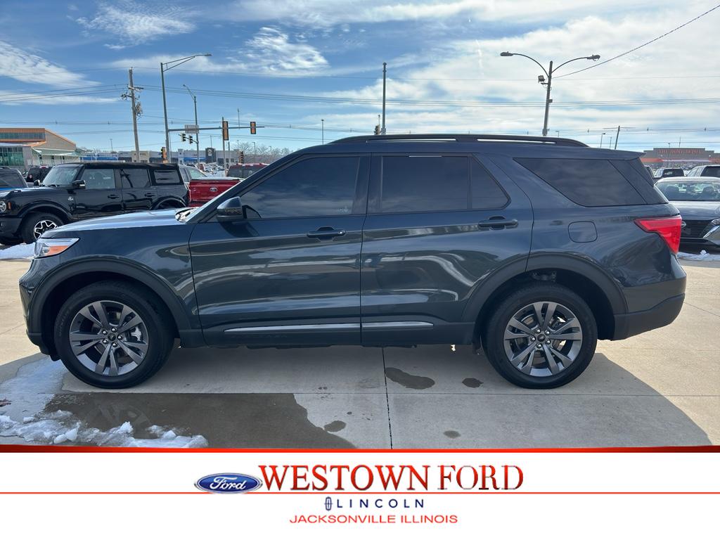 2023 Ford Explorer XLT's photo
