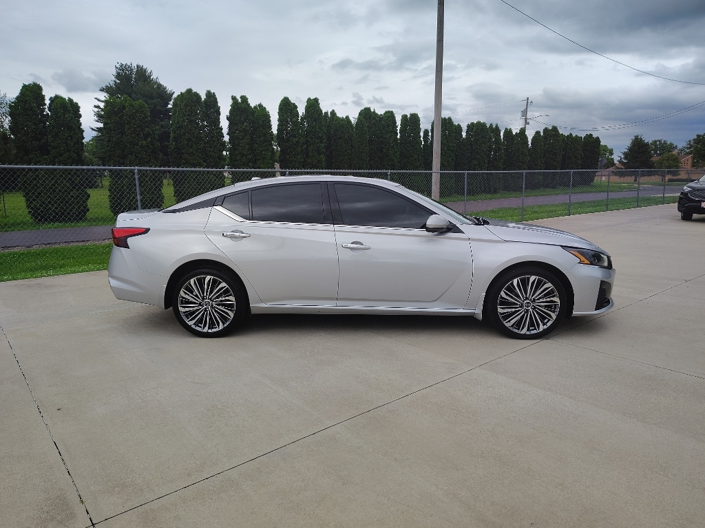 Used 2024 Nissan Altima 2.5 SL Sedan
