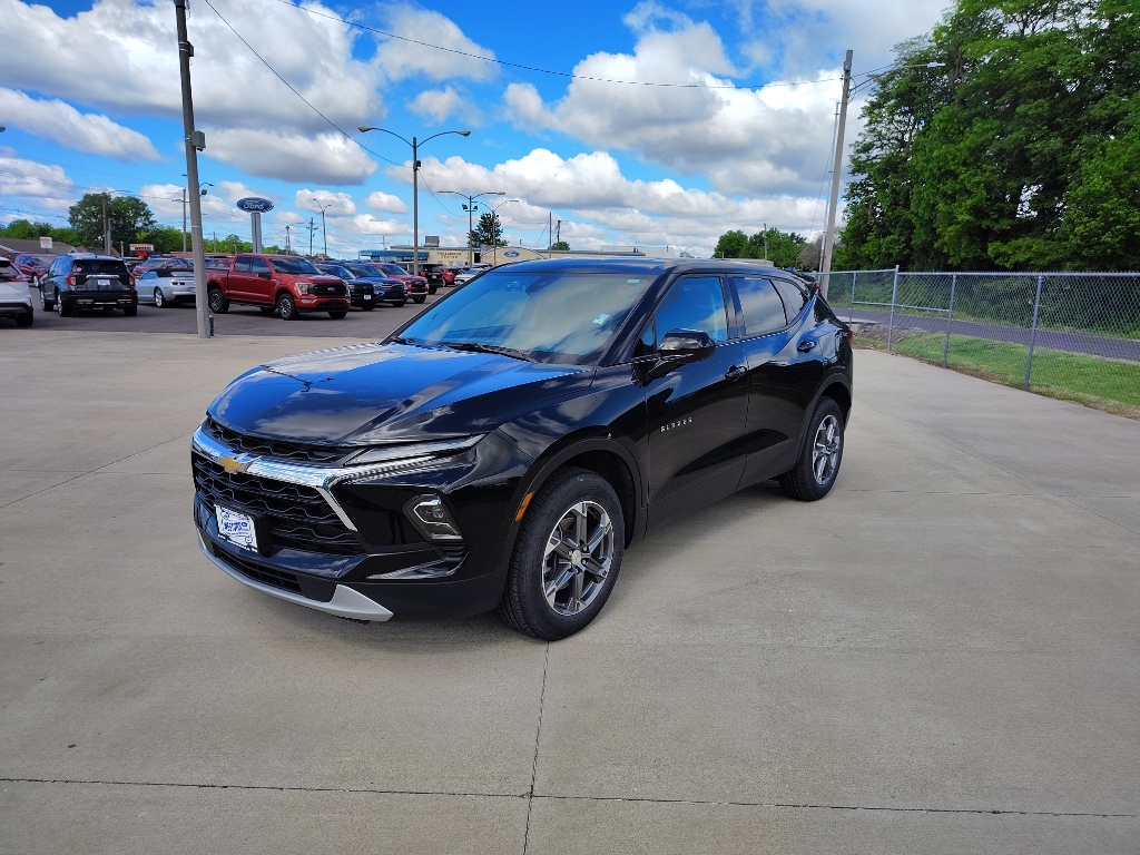 Used 2023 Chevrolet Blazer 2LT with VIN 3GNKBHR44PS163445 for sale in Jacksonville, IL