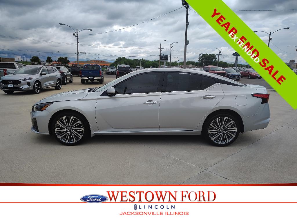 2024 Nissan Altima SL's photo