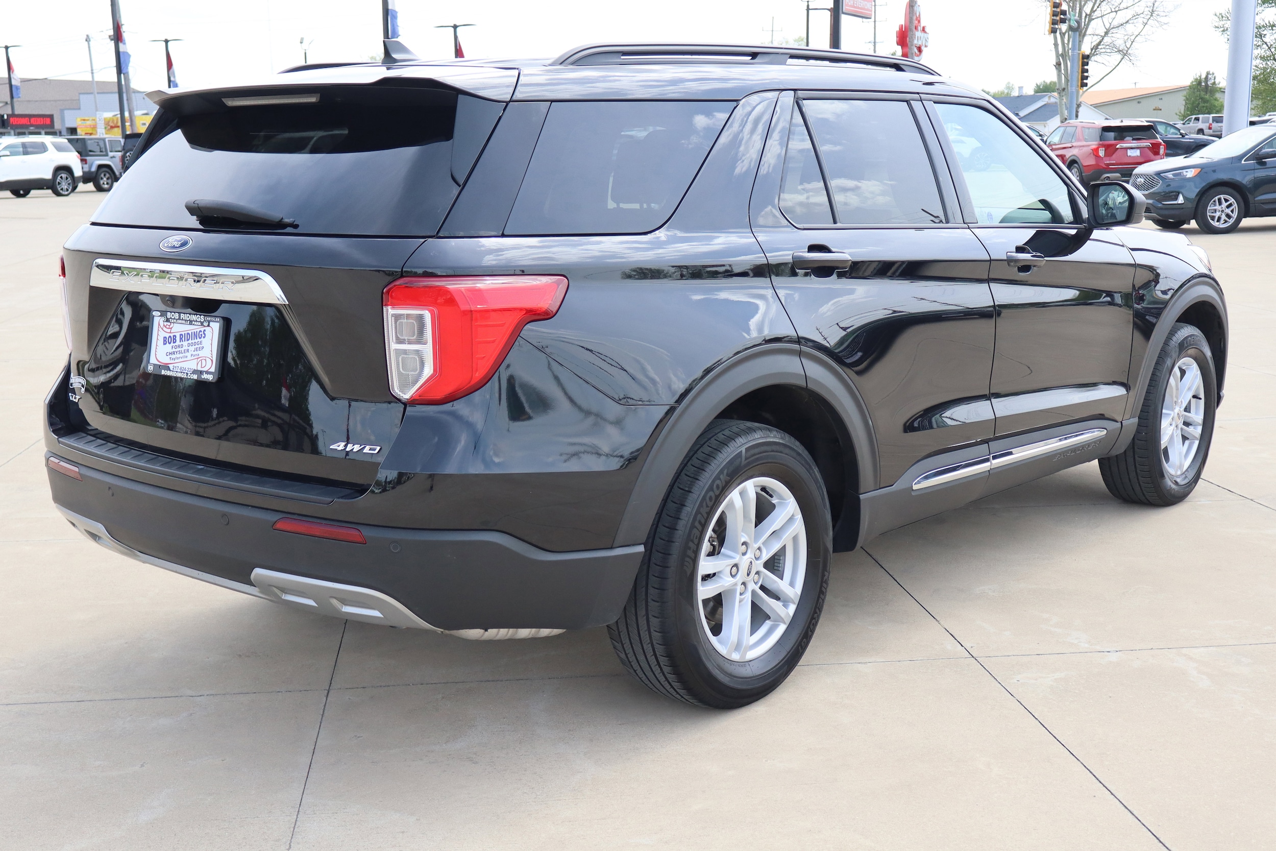 2023 Ford Explorer XLT - Photo 6